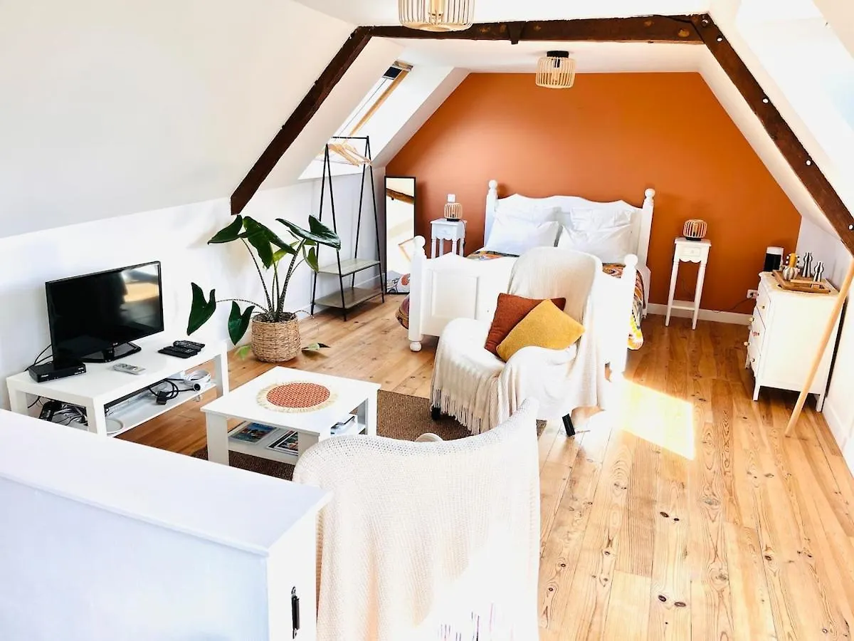 דירות La Croix-Helléan Petit Loft De Charme En Centre Bretagne - Broceliande